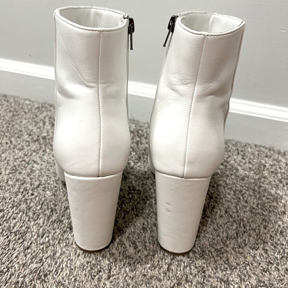 JustFab White Ankle Pointed Toe Heeled Booties Size 8.5 EUC - Picture 4 of 9